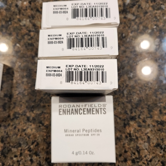 Rodan and Fields Mineral Peptides in medium color - Picture 2 of 2